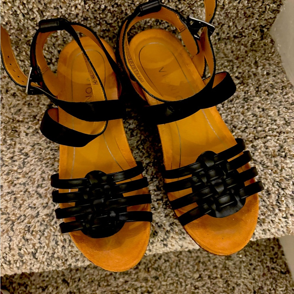 Vionic Black and Brown Strappy Sandals